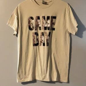 Gilden Game Day Graphic T-Shirt Size Med.
